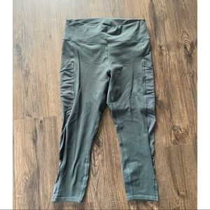 FABLETICS MILA HIGH-WAISTED POCKET CAPRI - L